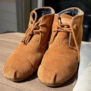 Toms Women's Camel Suede Heeled Boots
